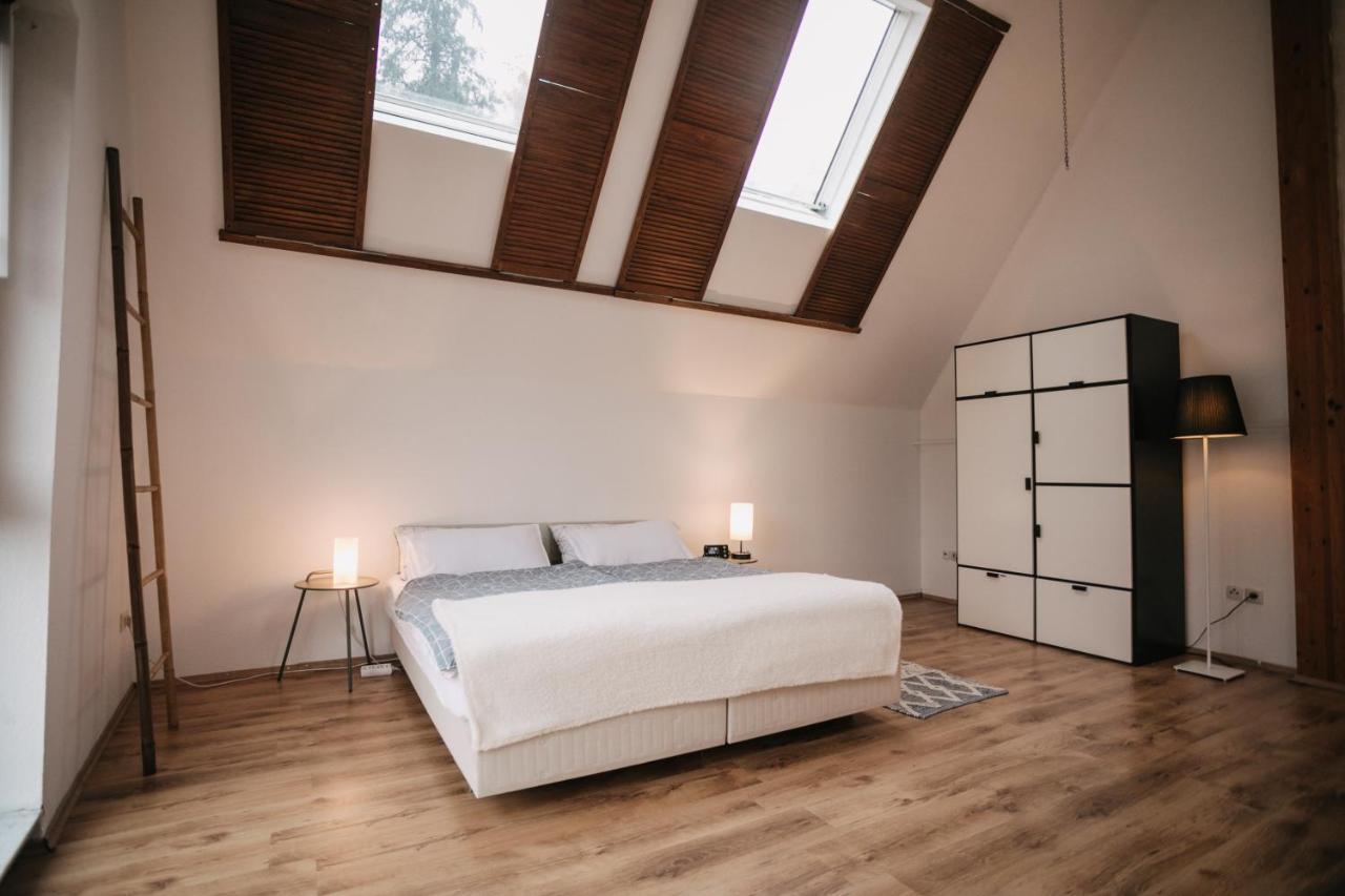 Eigenes Maisonettehaus In Idyllischer Lage Mit Balkon, Nahe Messe, 24H Self-Check In, Gratis Parken Schwabach Exterior foto