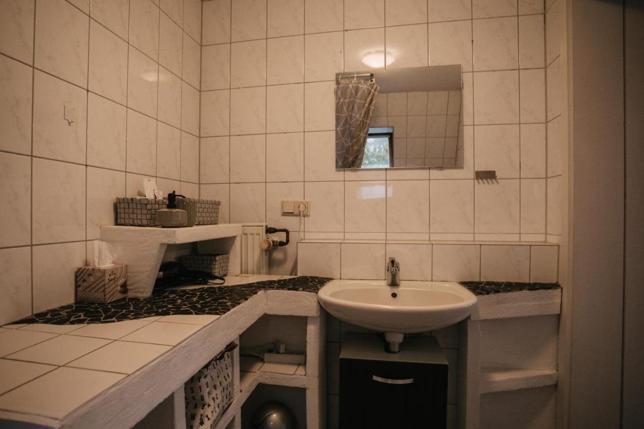 Eigenes Maisonettehaus In Idyllischer Lage Mit Balkon, Nahe Messe, 24H Self-Check In, Gratis Parken Schwabach Exterior foto